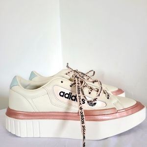 🌞NEW🌞 ADIDAS - Hypersleek womens sneakers